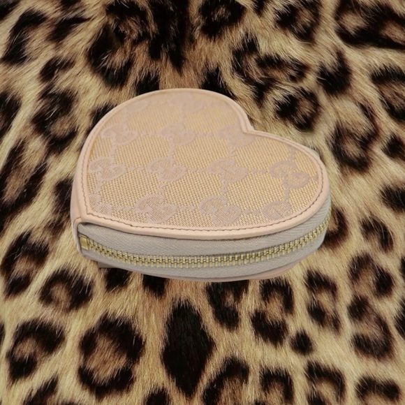 AUTHENTIC Gucci GG Heart Canvas Coin Purse (COA INCLUDED) - Picture 3 of 6